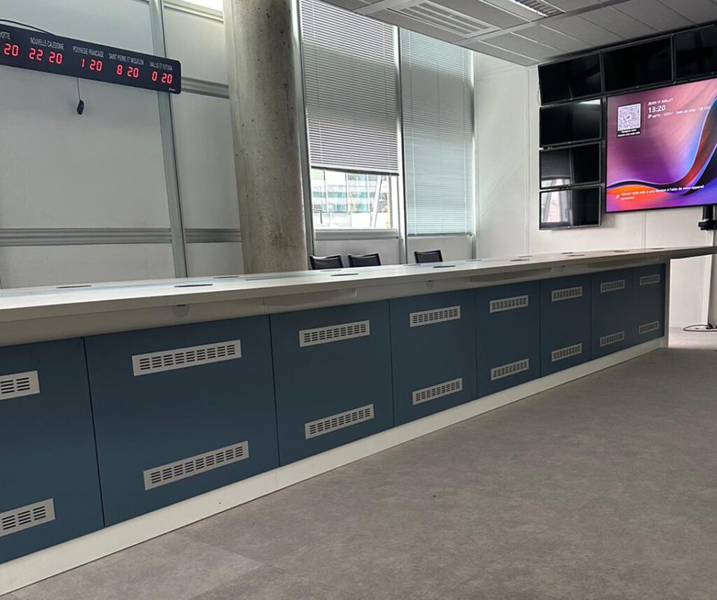 Cable management Crisis room table